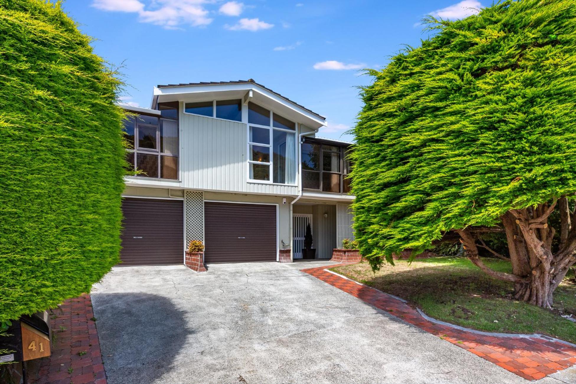 Retro 4 Bedroom Home, Warm And Welcoming, Quiet Location Porirua Luaran gambar