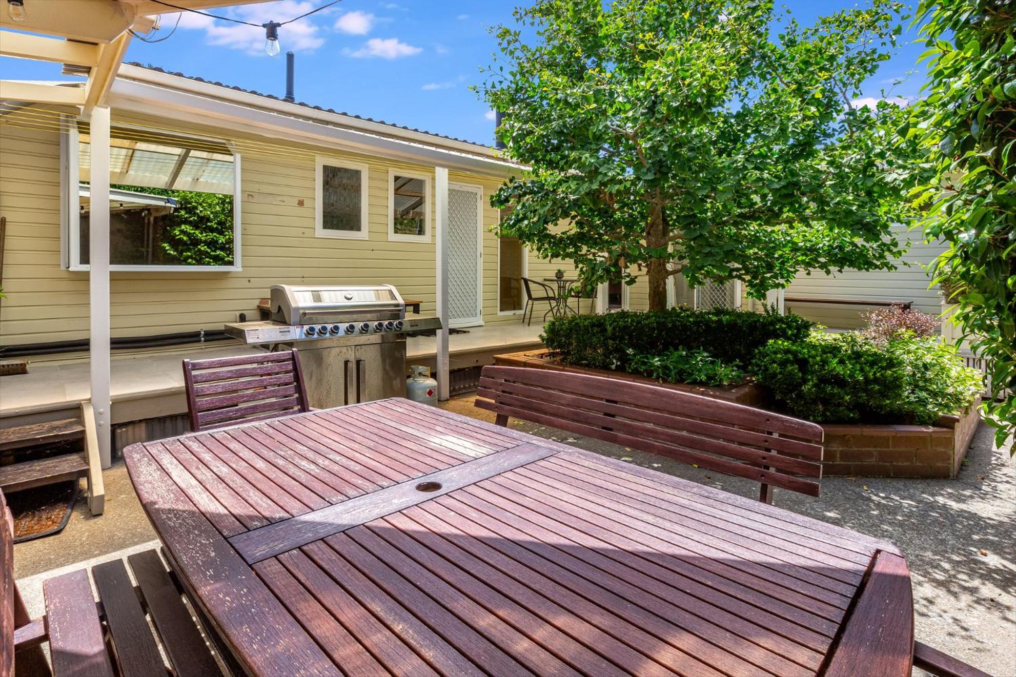 Retro 4 Bedroom Home, Warm And Welcoming, Quiet Location Porirua Luaran gambar